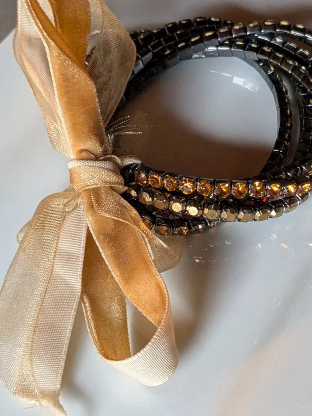 Zara Pack of Combined Elastic Rhinestone Bracelets with ribbons